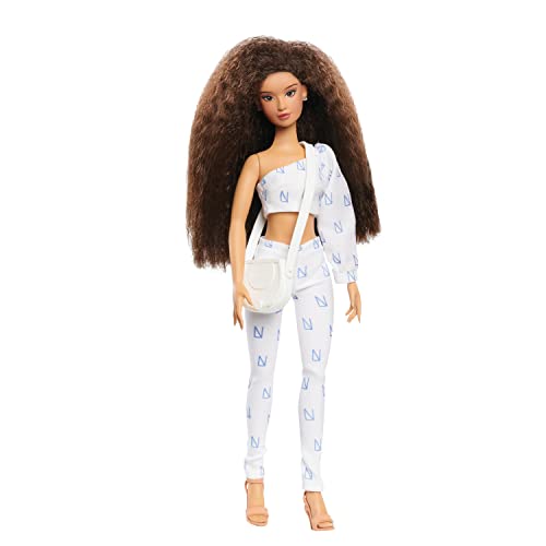 Naturalistas 11.5-inch Fashion Doll and Accessories Kelsey, 4B Textured Hair, Light Brown Skin Tone, Kids Toys for Ages by Just Play